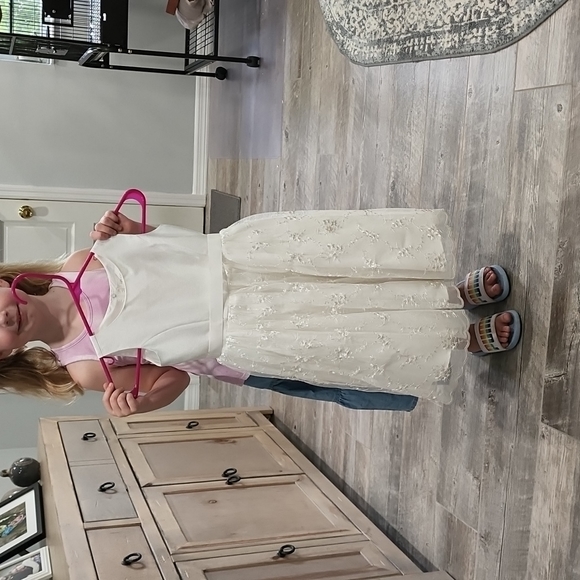 Dress - Picture 9 of 10